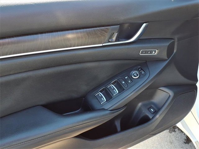 Used 2018 Honda Accord Touring image 8