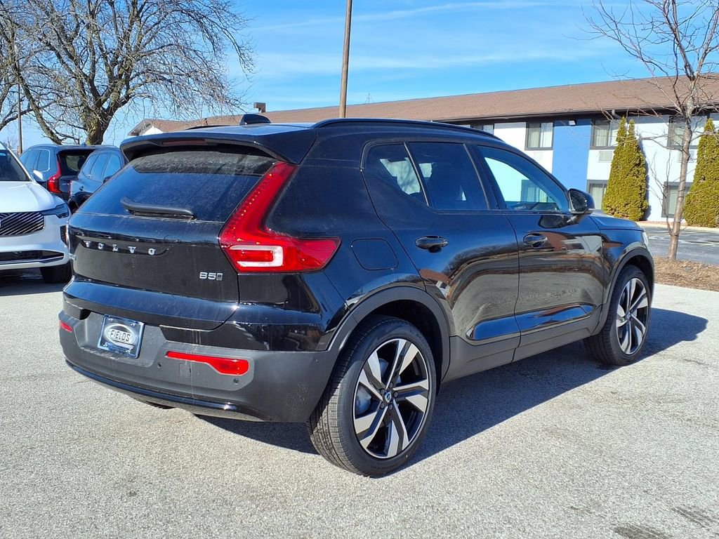 New 2026 Volvo XC40 B5 Plus w/ Climate Package AWD/4WD image 5