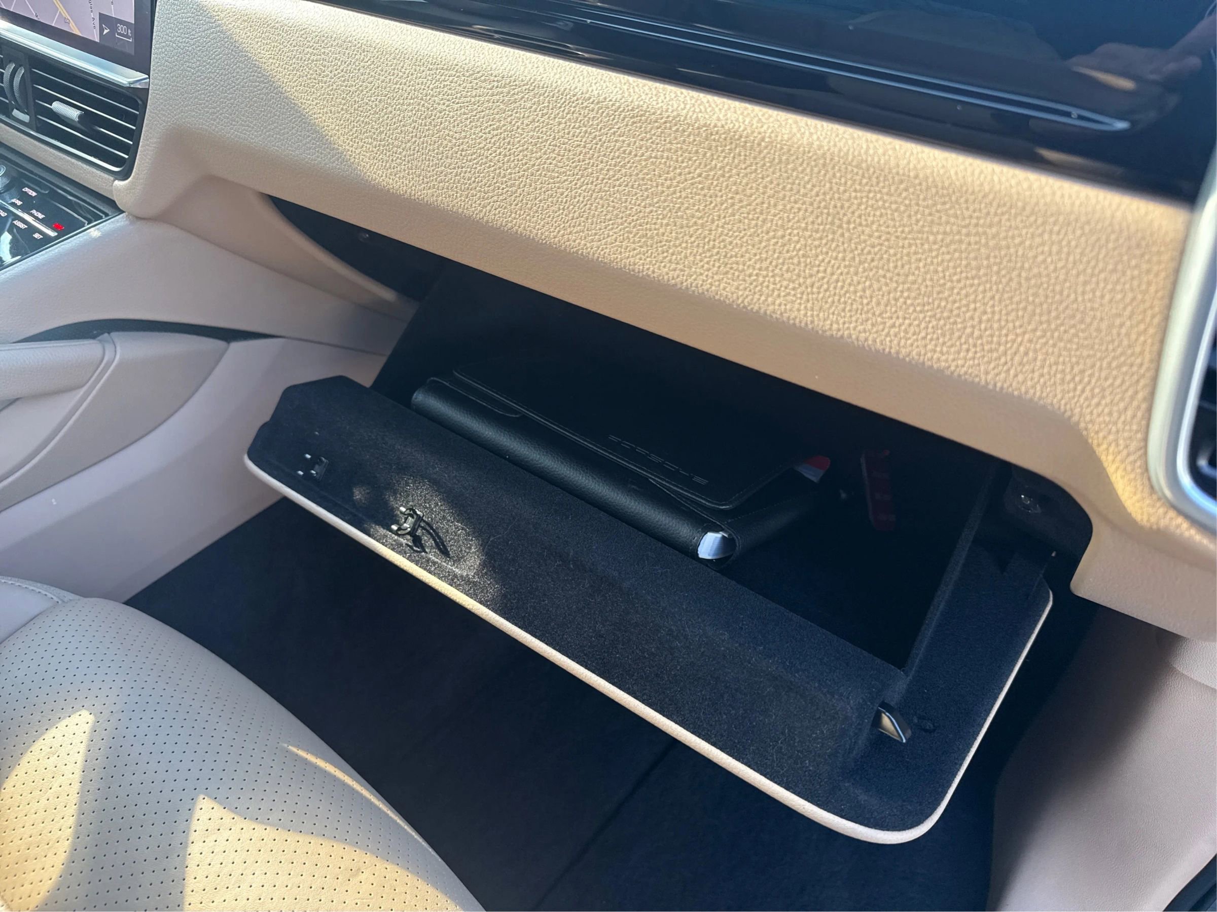 Used 2019 Porsche Cayenne image 38