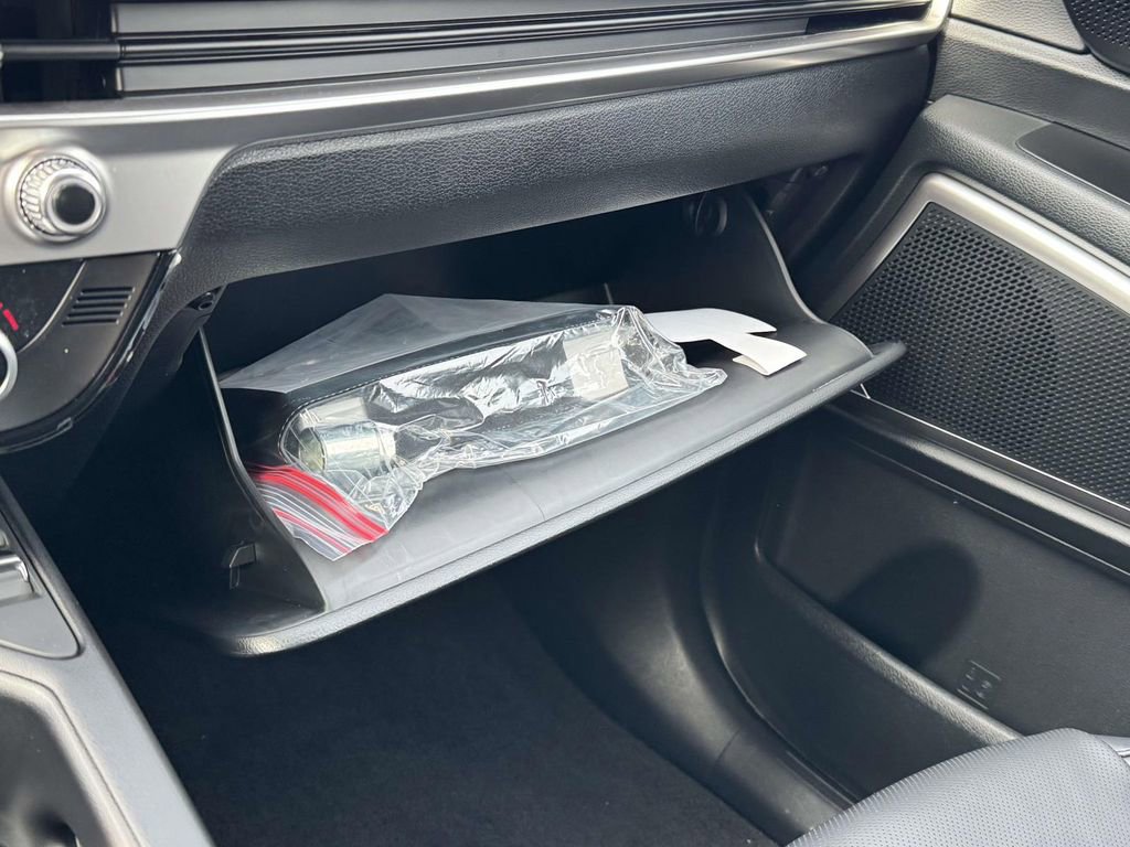 Used 2025 Kia Telluride S image 32