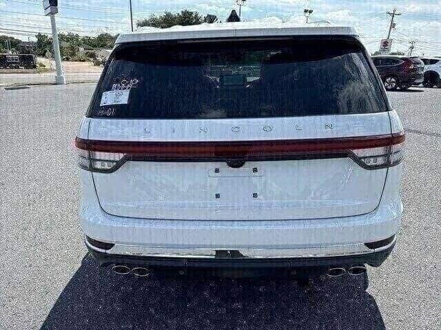 New 2025 Lincoln Aviator Reserve w/ Equipment Group 201A image 4