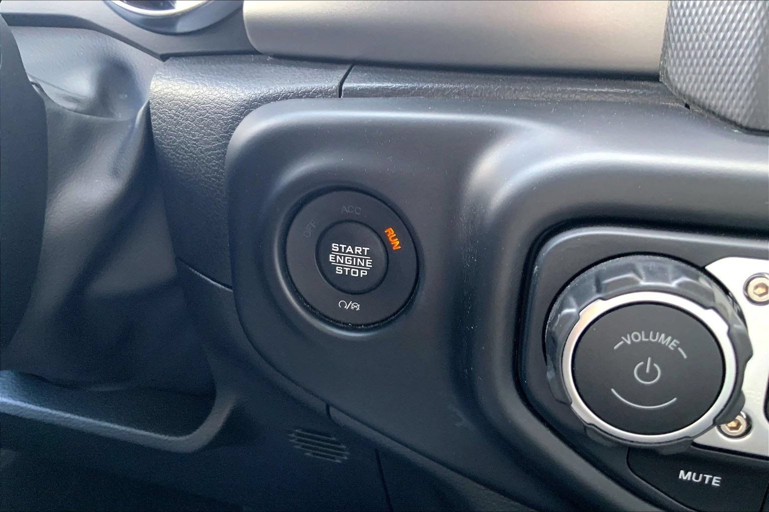 Certified 2022 Jeep Wrangler Sport AWD/4WD image 30
