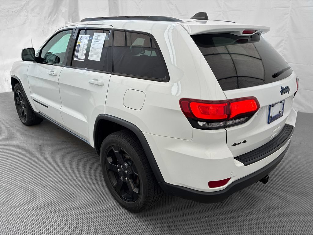 Used 2019 Jeep Grand Cherokee Laredo AWD/4WD image 4