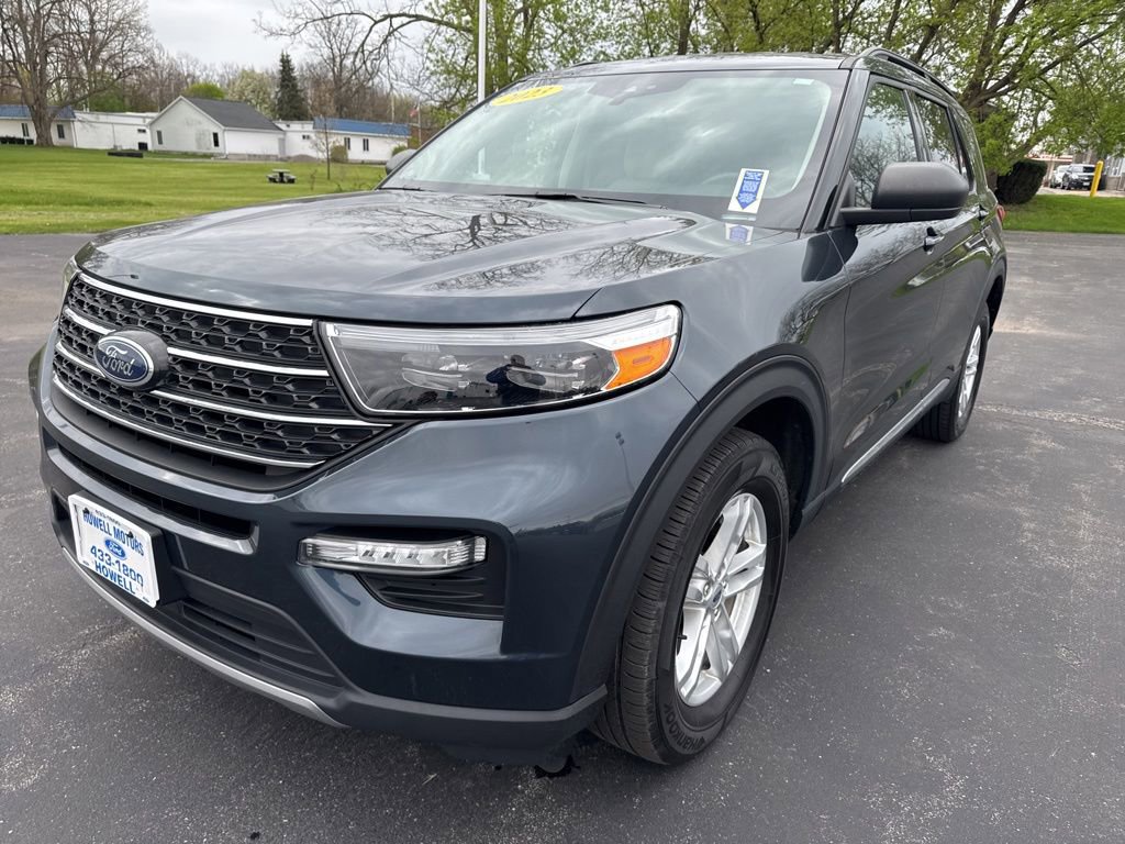 Used 2023 Ford Explorer XLT w/ Equipment Group 202A AWD/4WD image 3