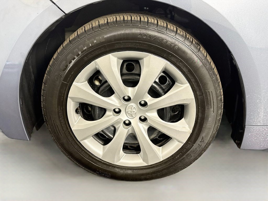Used 2024 Toyota Corolla LE FWD image 36