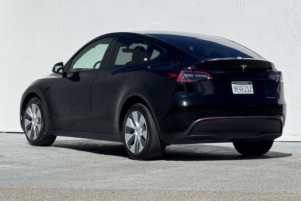 Used 2023 Tesla Model Y Long Range AWD/4WD image 5