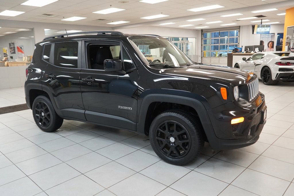 Used 2020 Jeep Renegade Latitude w/ Cold Weather Group image 12