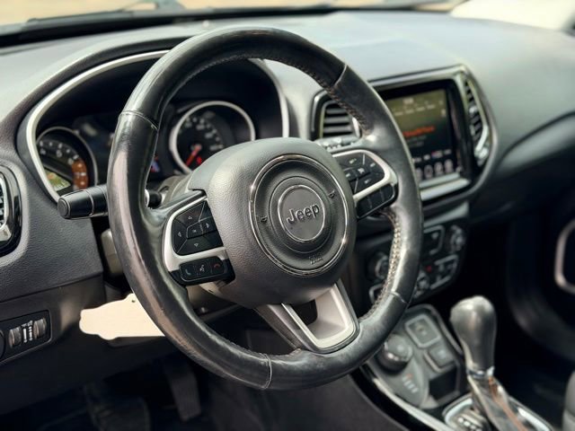 Used 2017 Jeep Compass Limited AWD/4WD image 8