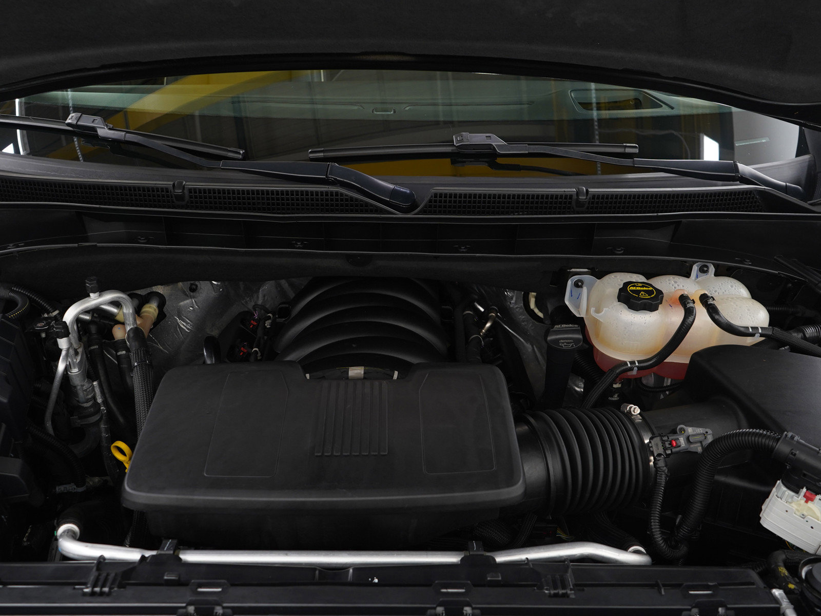 Used 2024 Cadillac Escalade Premium Luxury w/ Performance Package image 32