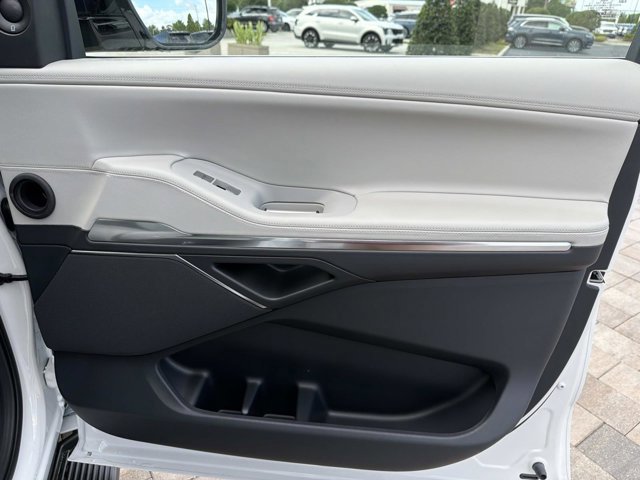 New 2026 Lincoln Navigator Premiere image 17