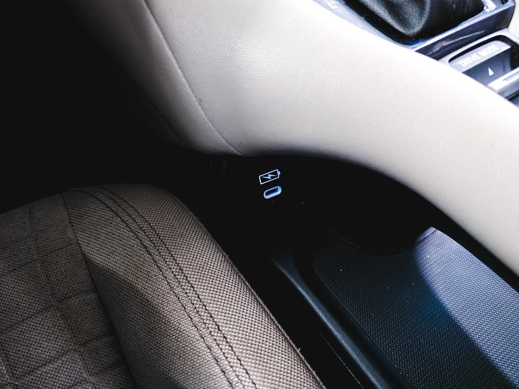 Certified 2025 Honda HR-V LX image 30