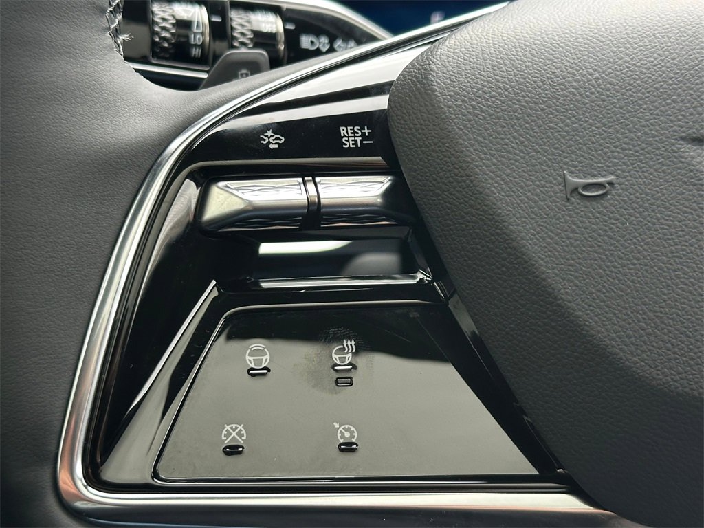 Used 2025 Cadillac Lyriq Sport image 33