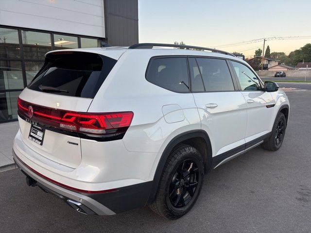 Used 2024 Volkswagen Atlas Peak Edition SEL image 10