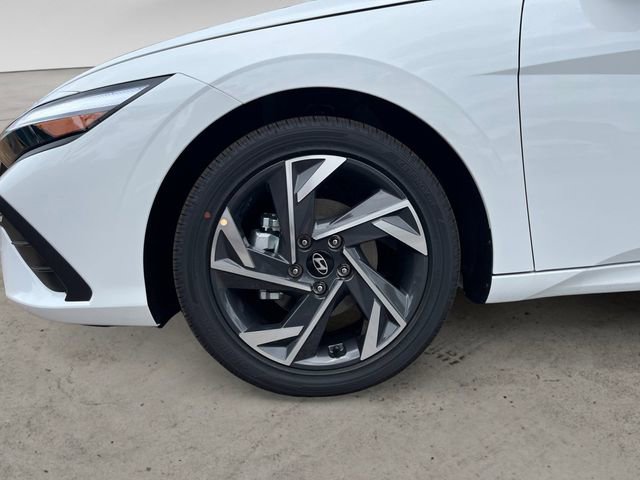 New 2025 Hyundai Elantra SEL FWD image 14