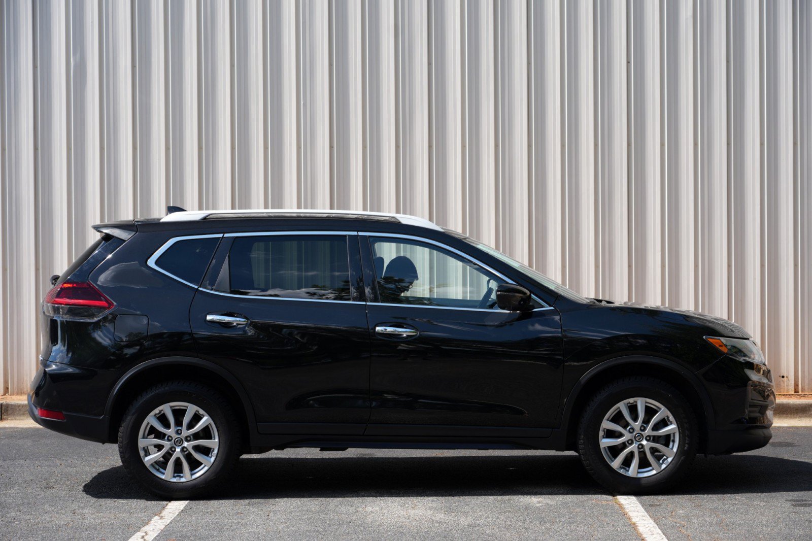 Used 2018 Nissan Rogue SV w/ Sun & Sound Touring Package AWD/4WD image 49
