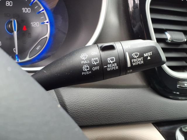 Used 2024 Chrysler Pacifica Touring-L image 23