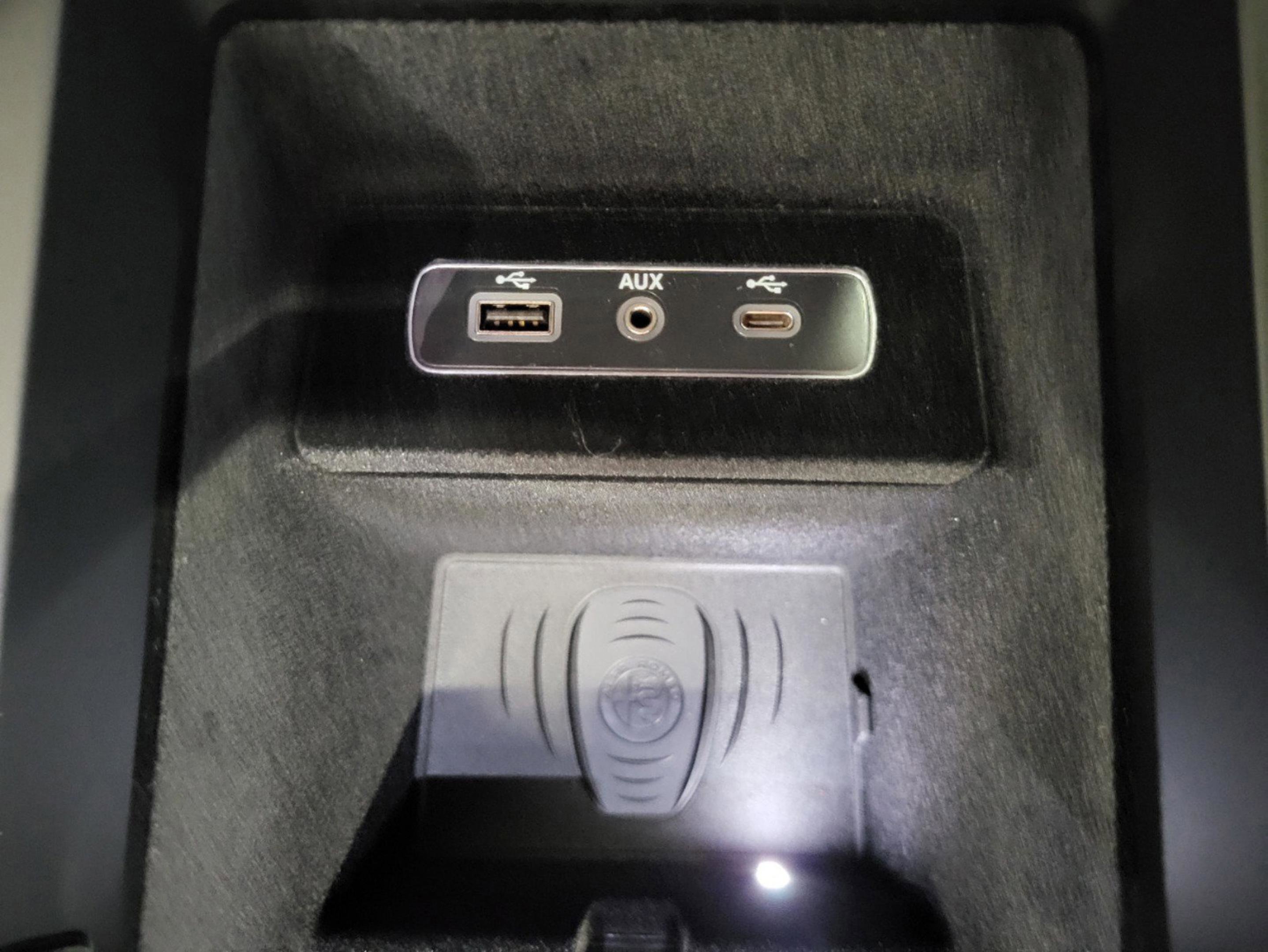 New 2025 Alfa Romeo Stelvio Sprint image 34