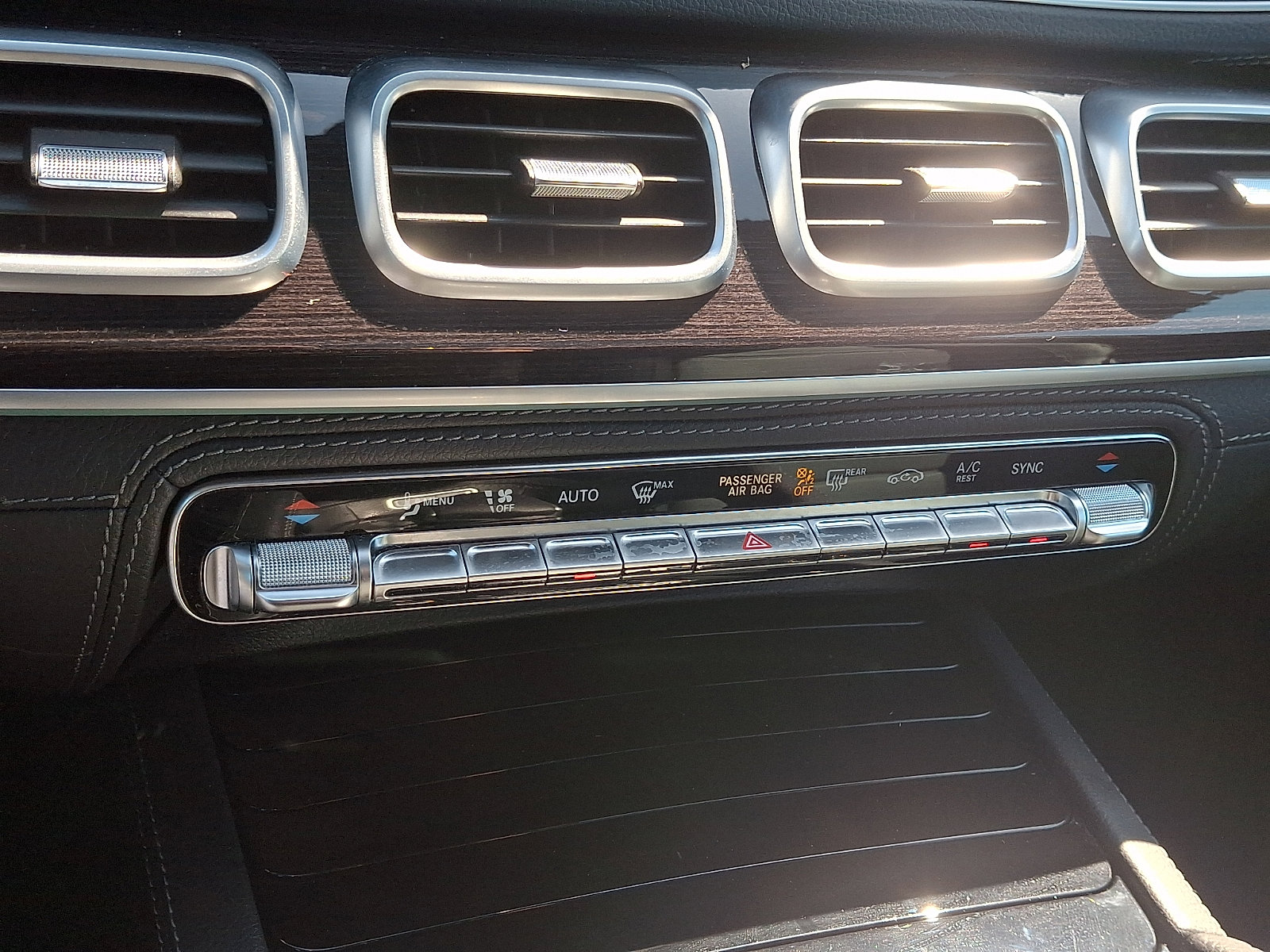 Used 2023 Mercedes-Benz GLS 580 4MATIC image 16