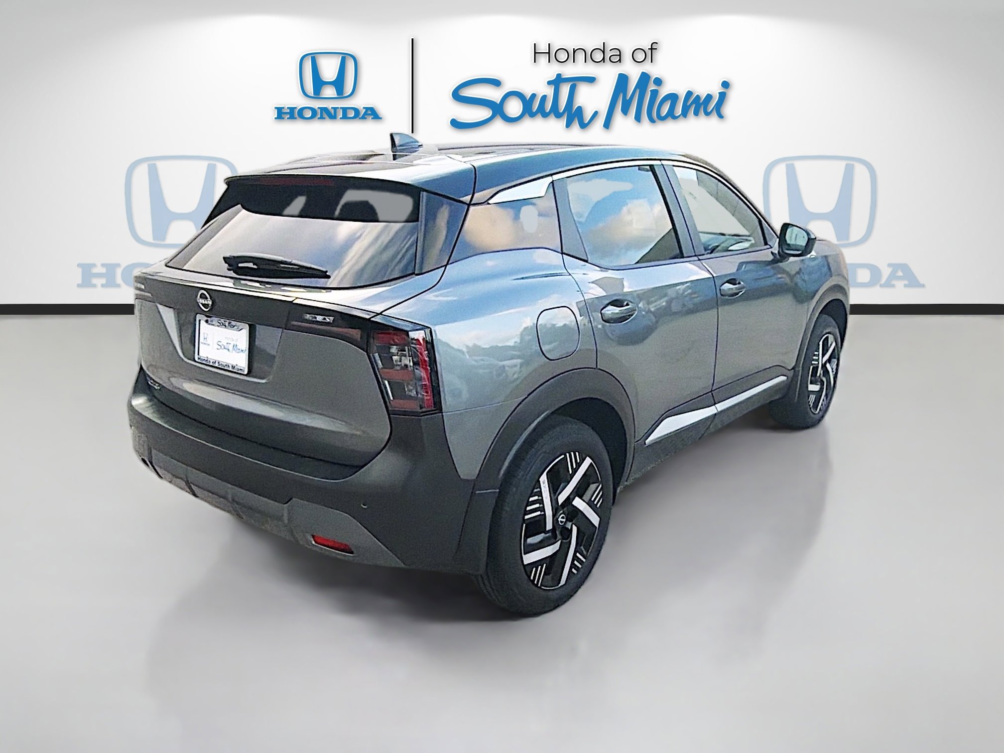 Used 2025 Nissan Kicks SV image 7