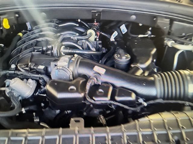 Used 2025 Jeep Grand Cherokee Limited w/ Luxury Tech Group II AWD/4WD image 37