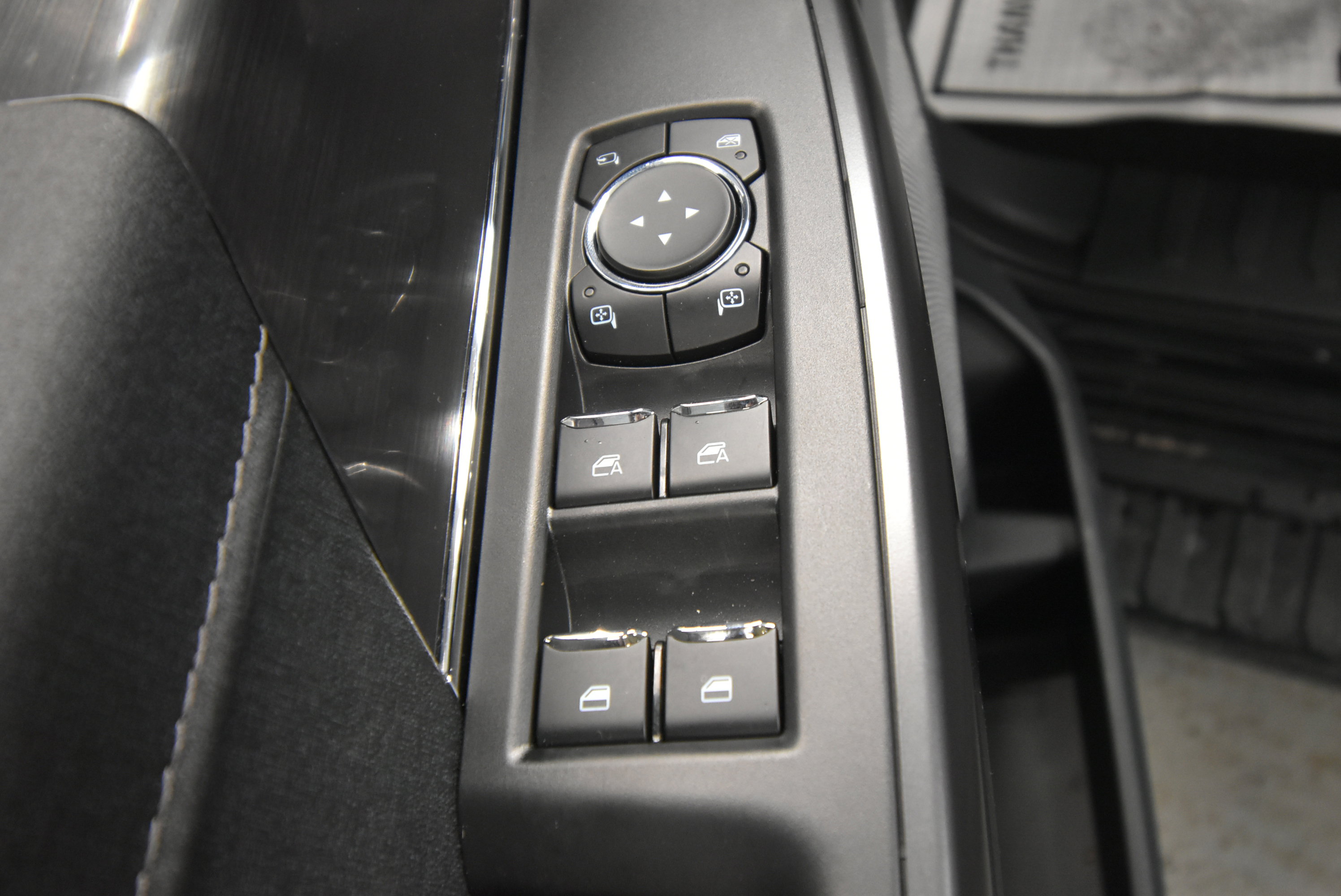 New 2025 Ford F150 Lariat w/ Equipment Group 502A High image 4