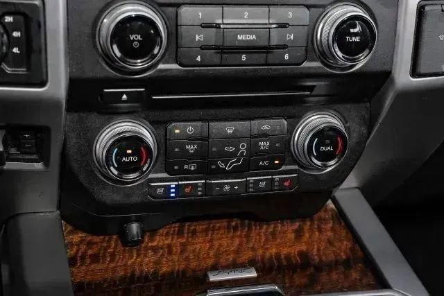 Used 2017 Ford F250 Platinum w/ Platinum Ultimate Package AWD/4WD image 32