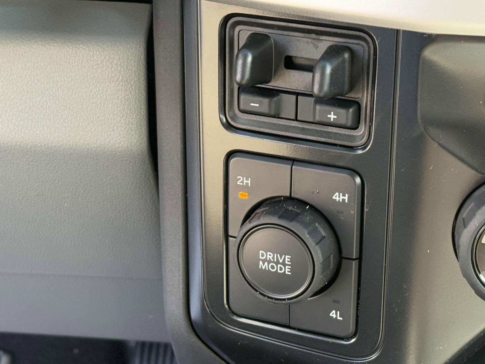 New 2025 Ford F550 4x4 Crew Cab Super Duty image 16