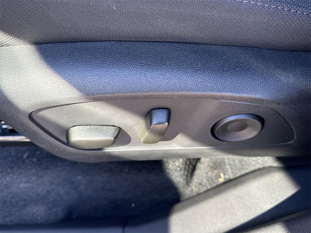 New 2025 GMC Acadia Elevation image 28