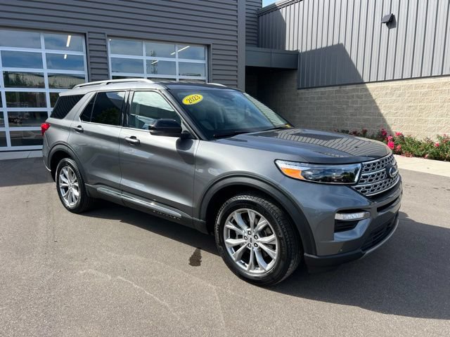 Used 2023 Ford Explorer Limited w/ Equipment Group 301A AWD/4WD image 3