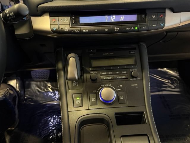 Used 2016 Lexus CT 200h FWD image 17