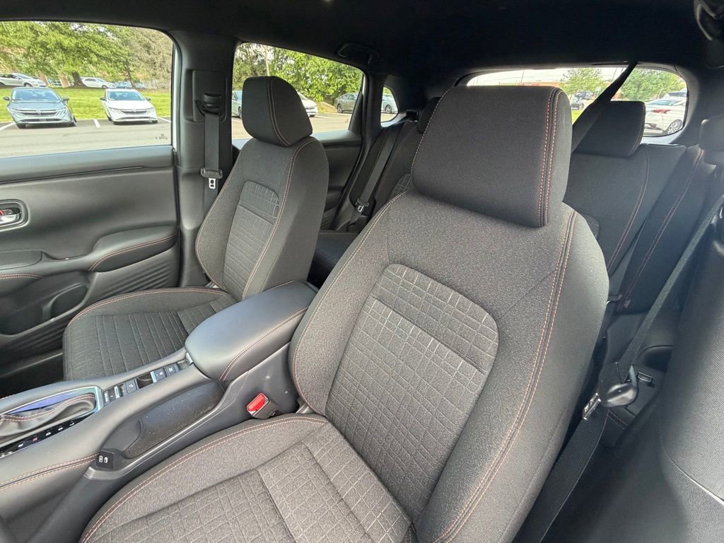 Used 2025 Honda HR-V Sport image 7