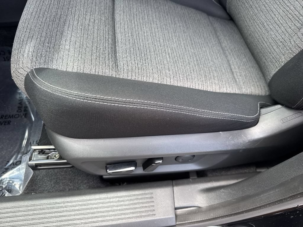 Used 2023 Nissan Rogue SV FWD image 41