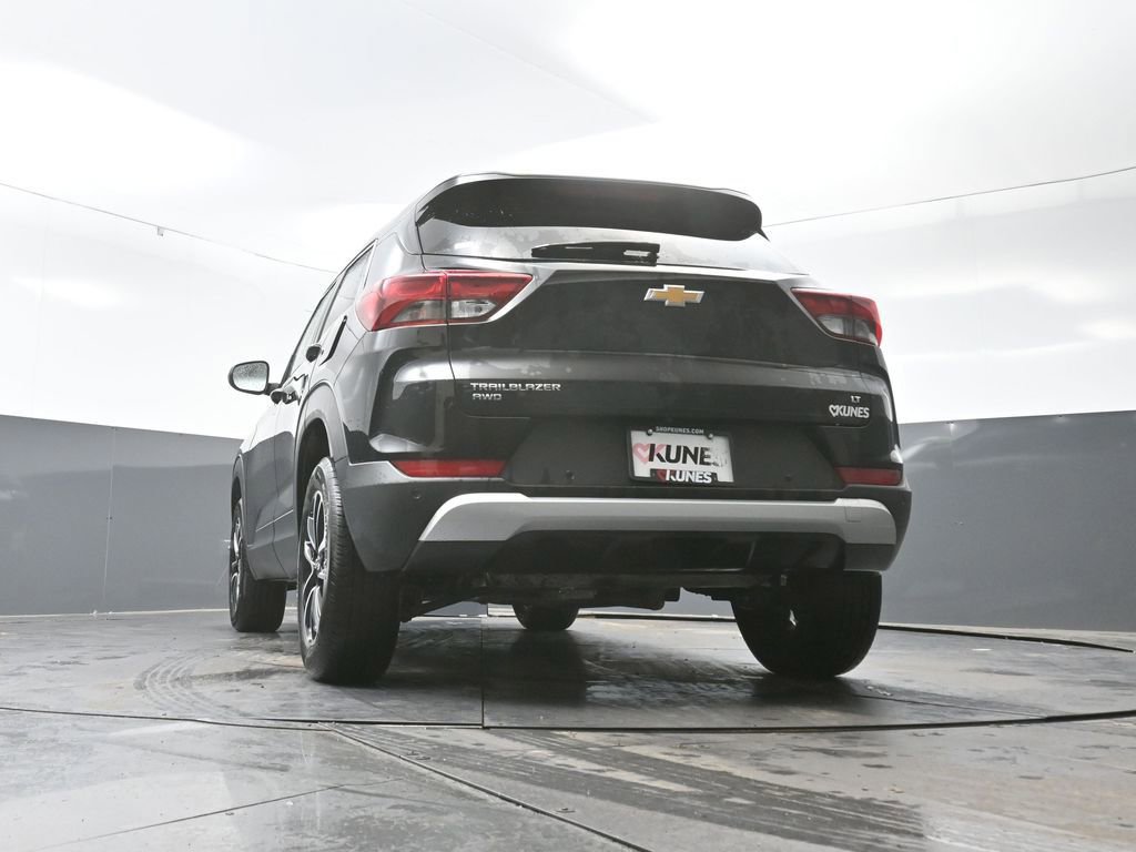 Used 2025 Chevrolet TrailBlazer LT w/ Driver Confidence Package image 58