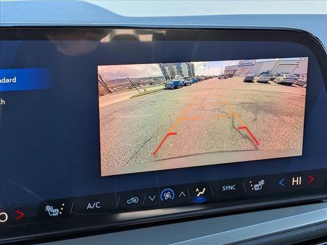 New 2026 Chevrolet Traverse LT image 13