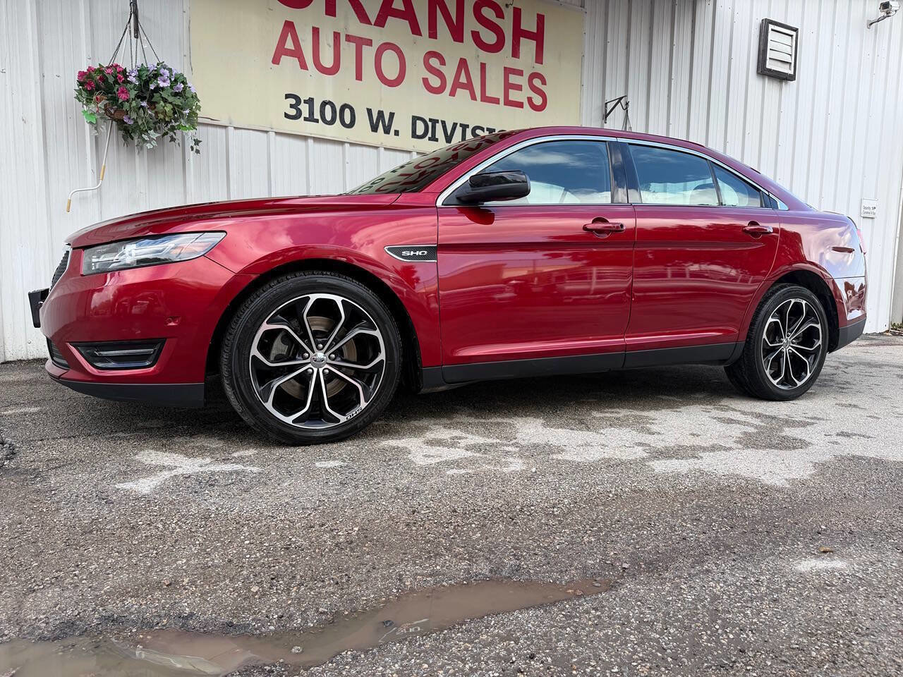 Used 2013 Ford Taurus SHO image 5