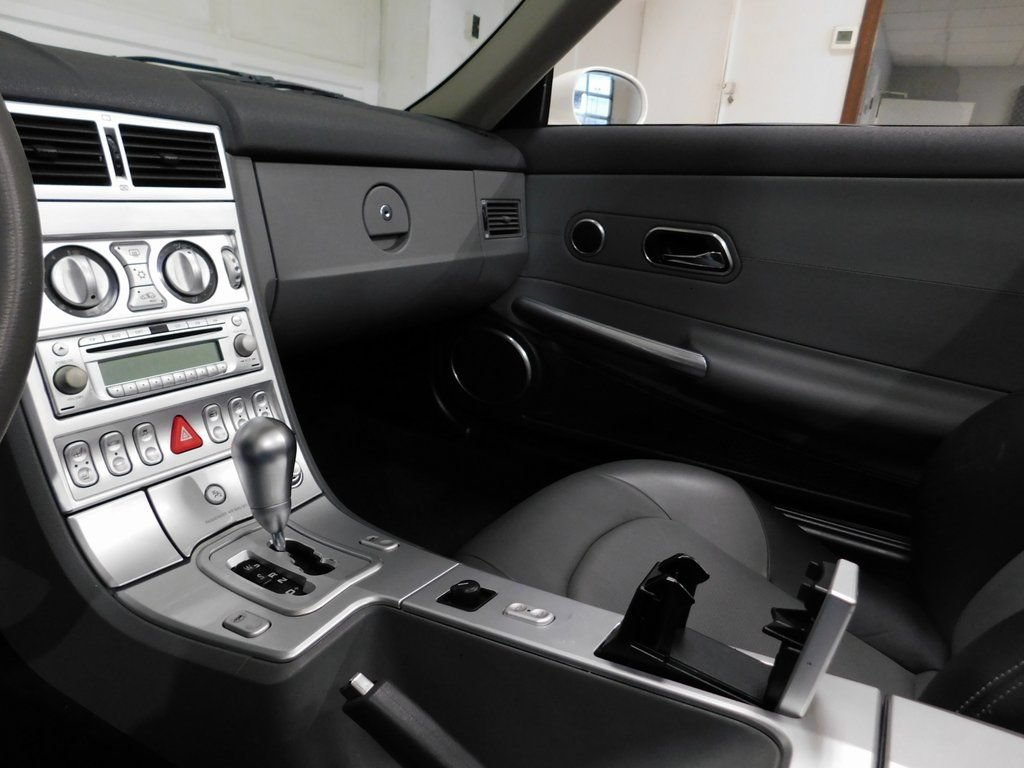 Used 2005 Chrysler Crossfire Limited RWD image 77