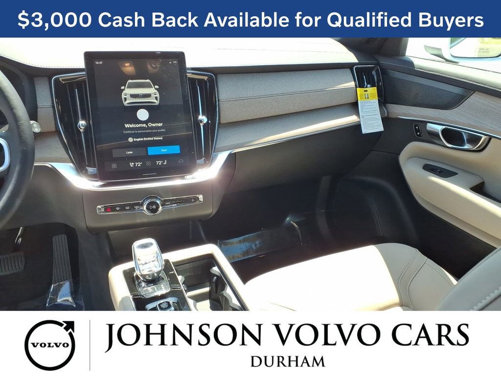 New 2026 Volvo XC90 T8 Plus w/ Protection Package Premier image 9