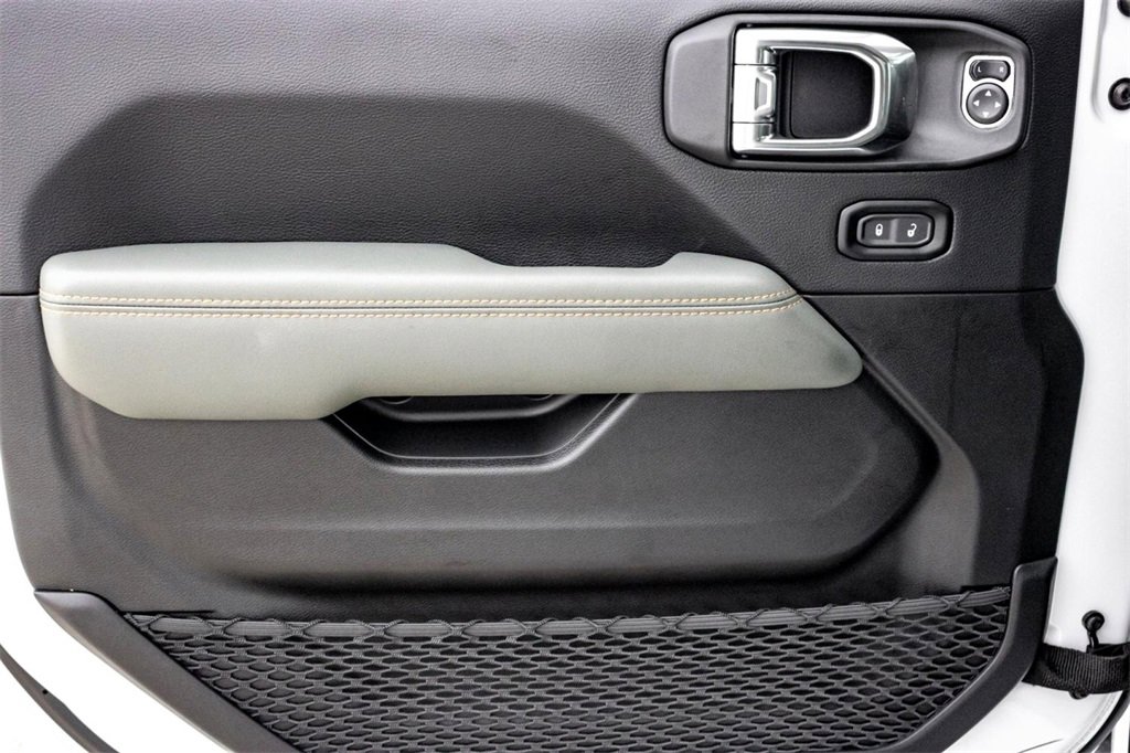 New 2025 Jeep Gladiator Mojave w/ Dual Top Group image 7