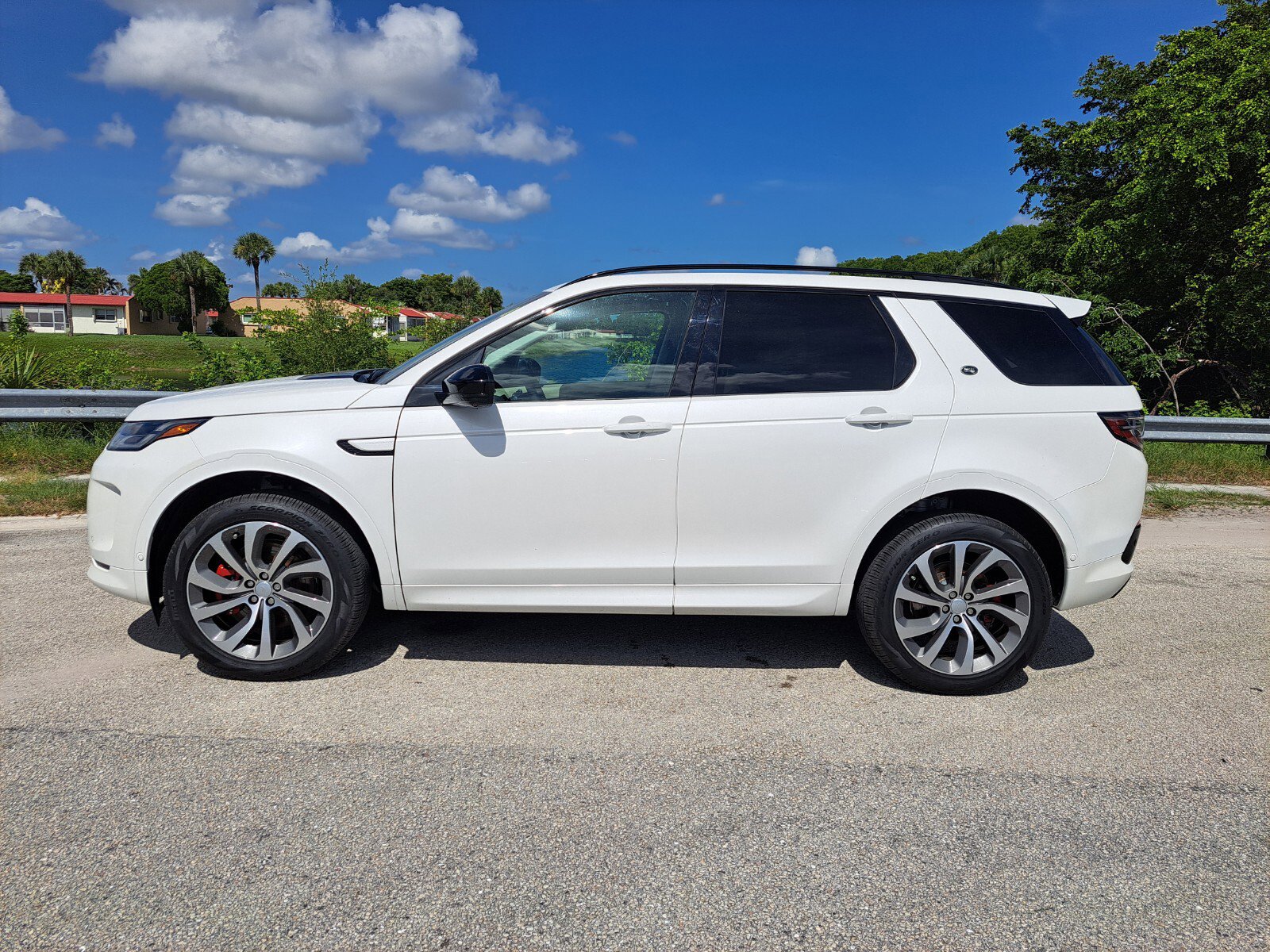Certified 2025 Land Rover Discovery Sport S image 7