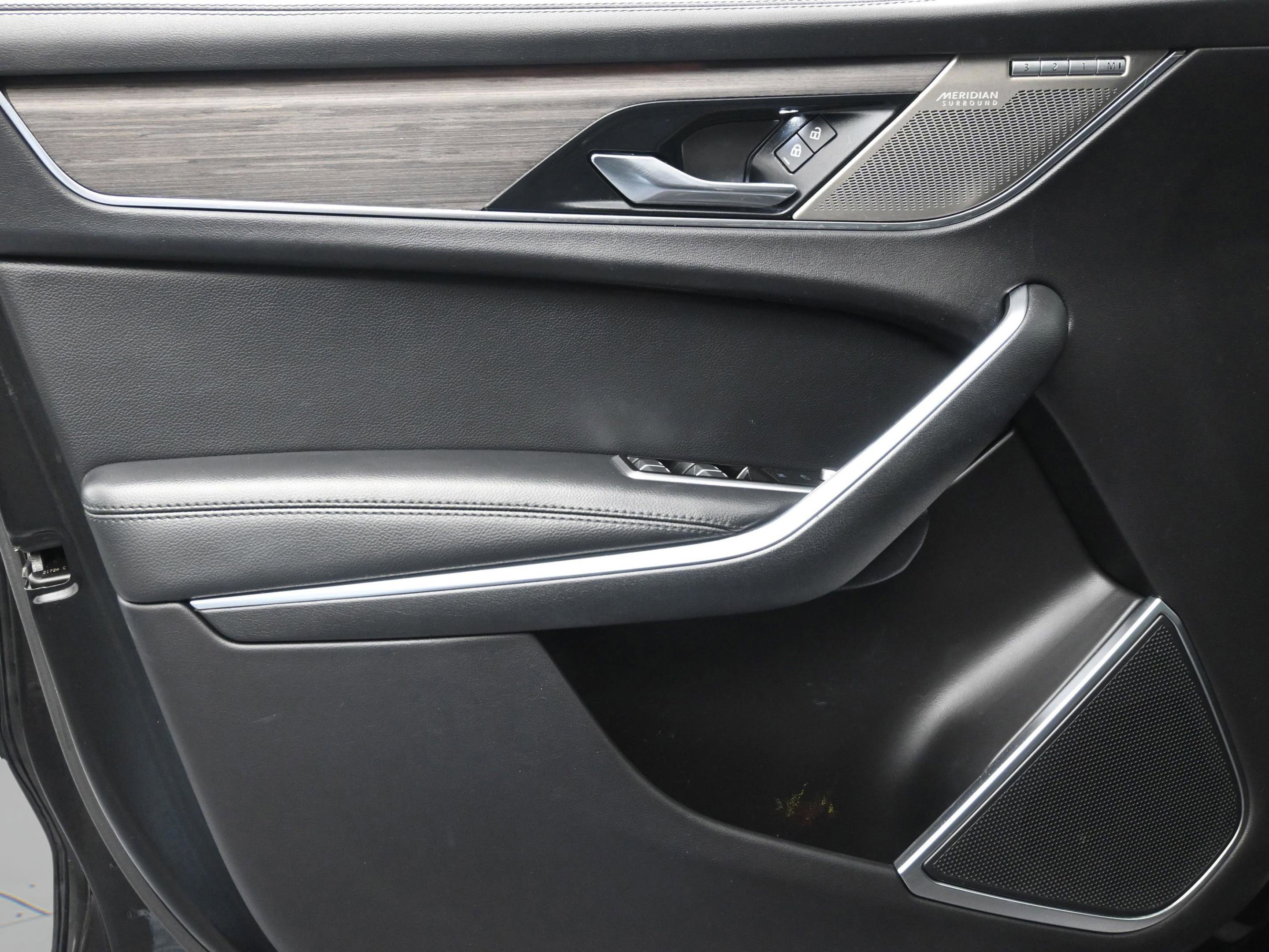 Used 2022 Jaguar F-PACE S image 37