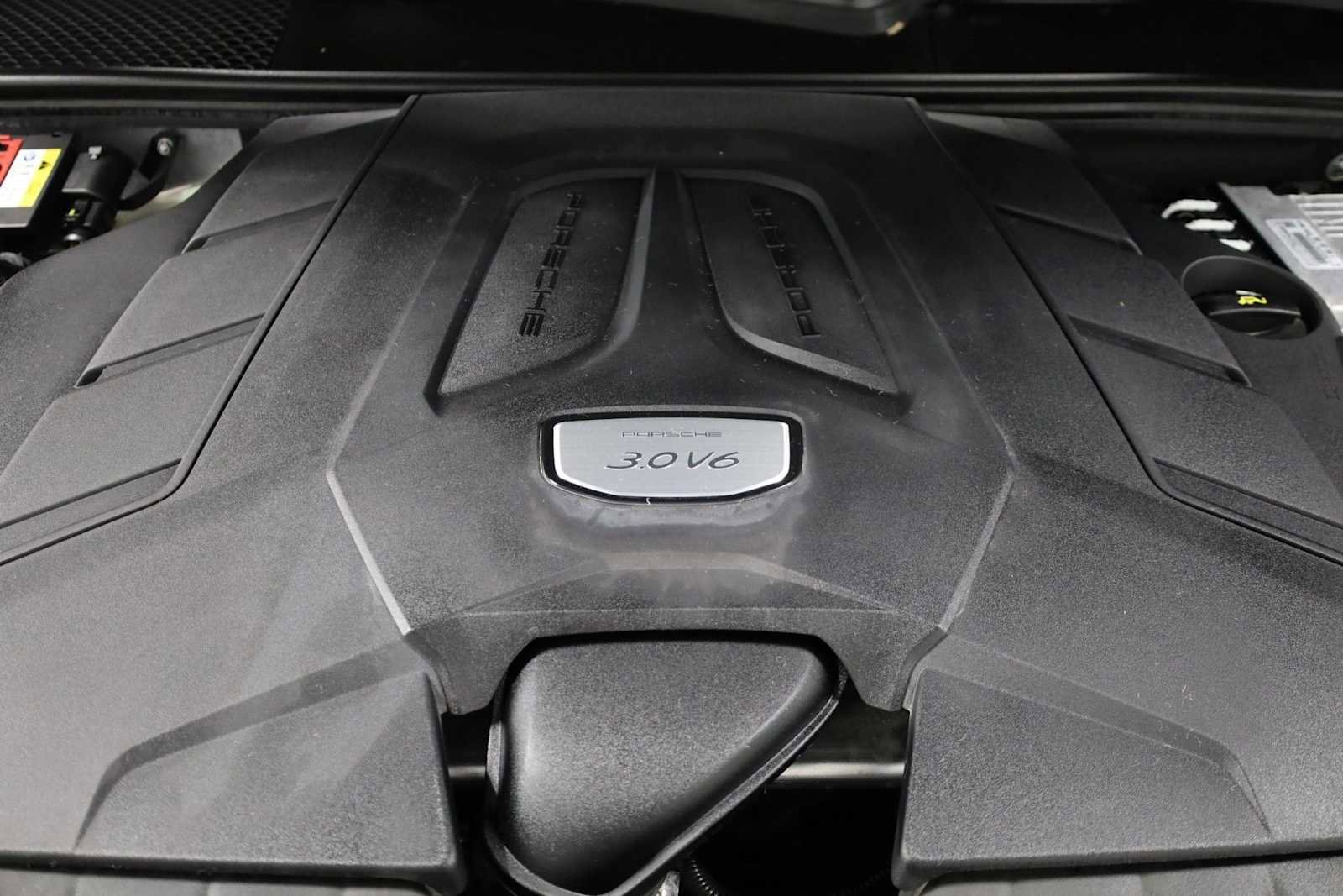 Used 2022 Porsche Cayenne image 41