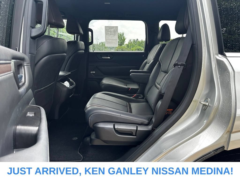 Used 2025 Nissan Armada SL w/ Captain's Chari Seat Package AWD/4WD image 15