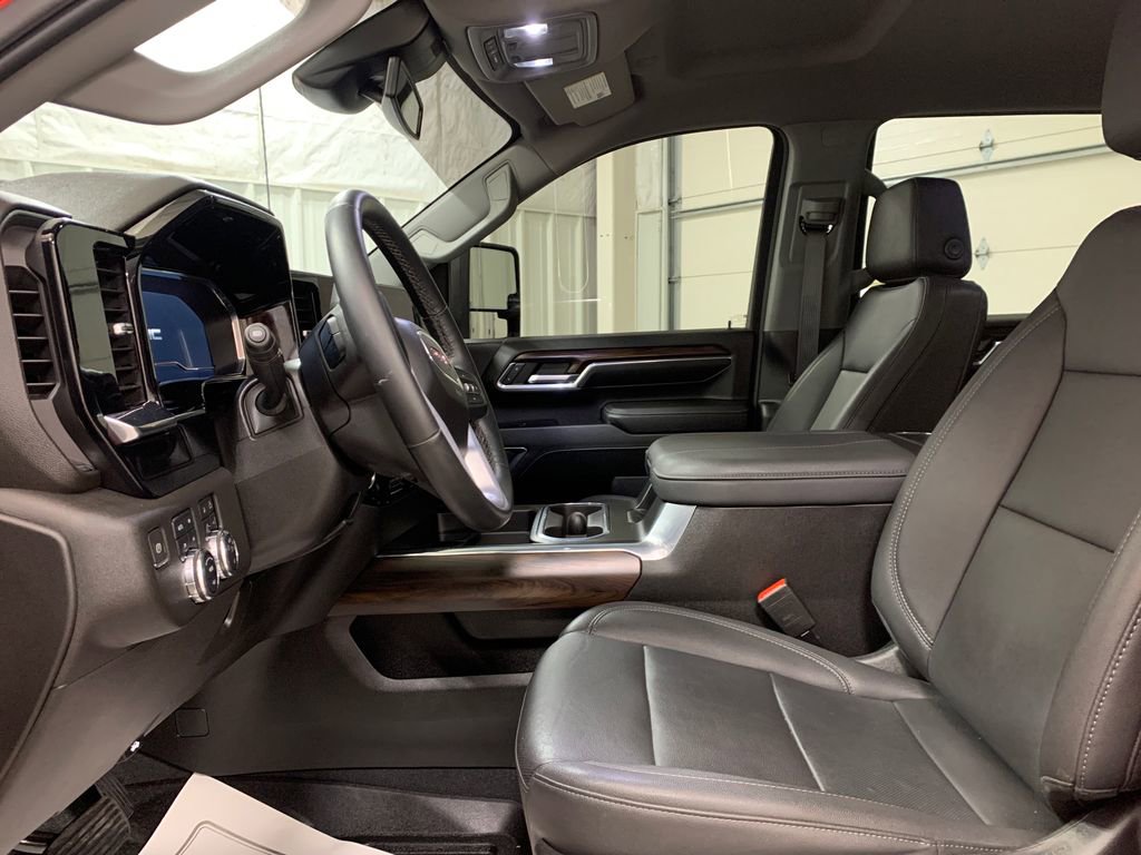 Used 2024 GMC Sierra 2500 SLT w/ SLT Convenience Package image 4