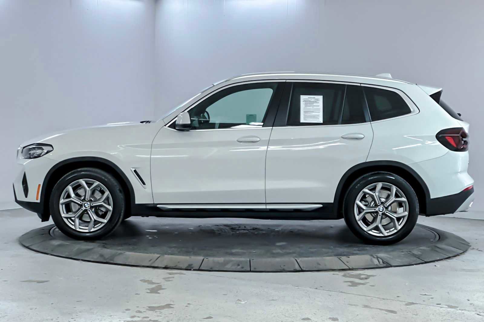 Used 2023 BMW X3 xDrive30i w/ Premium Package image 5