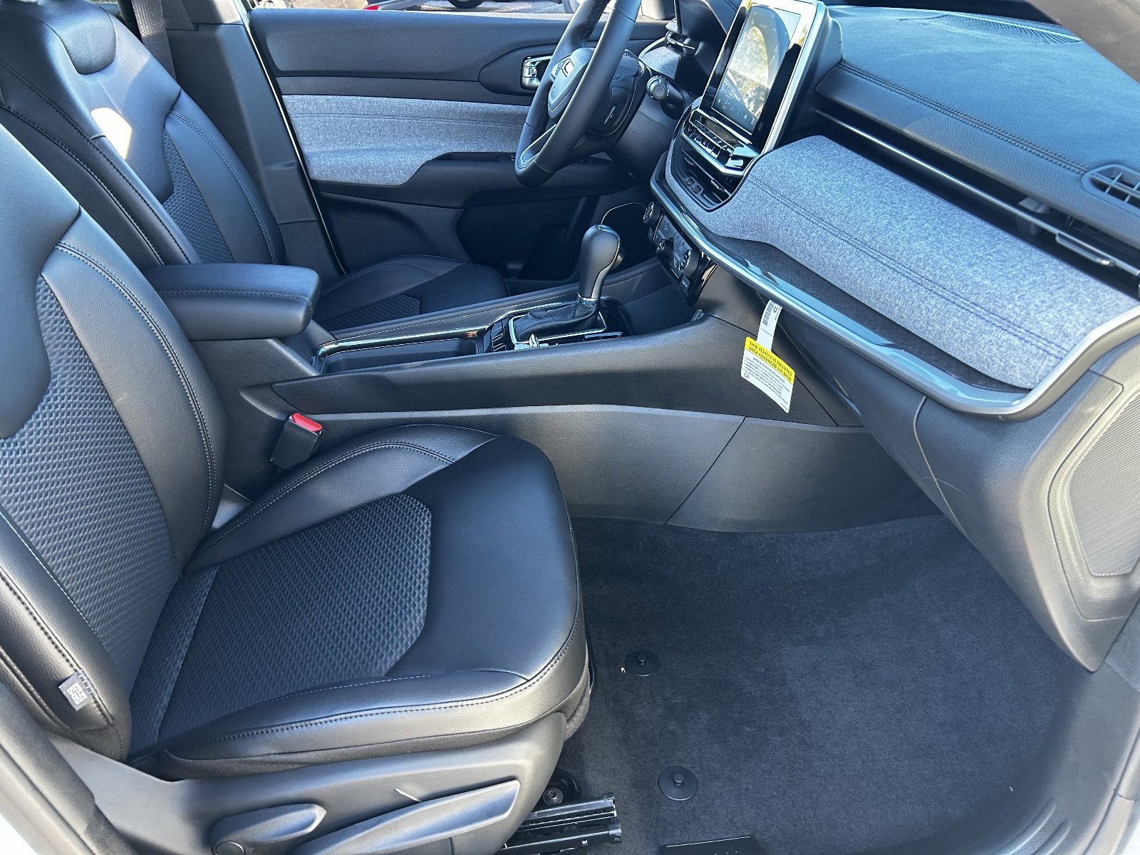 New 2026 Jeep Compass Latitude image 8