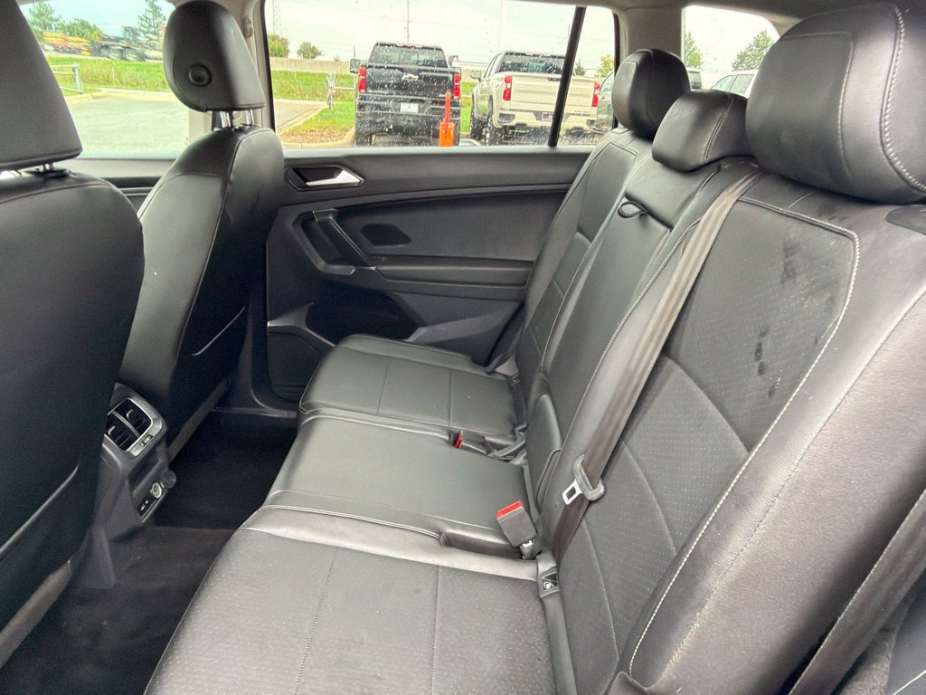 Used 2018 Volkswagen Tiguan SE w/ 3rd Row Seat Package AWD/4WD image 13