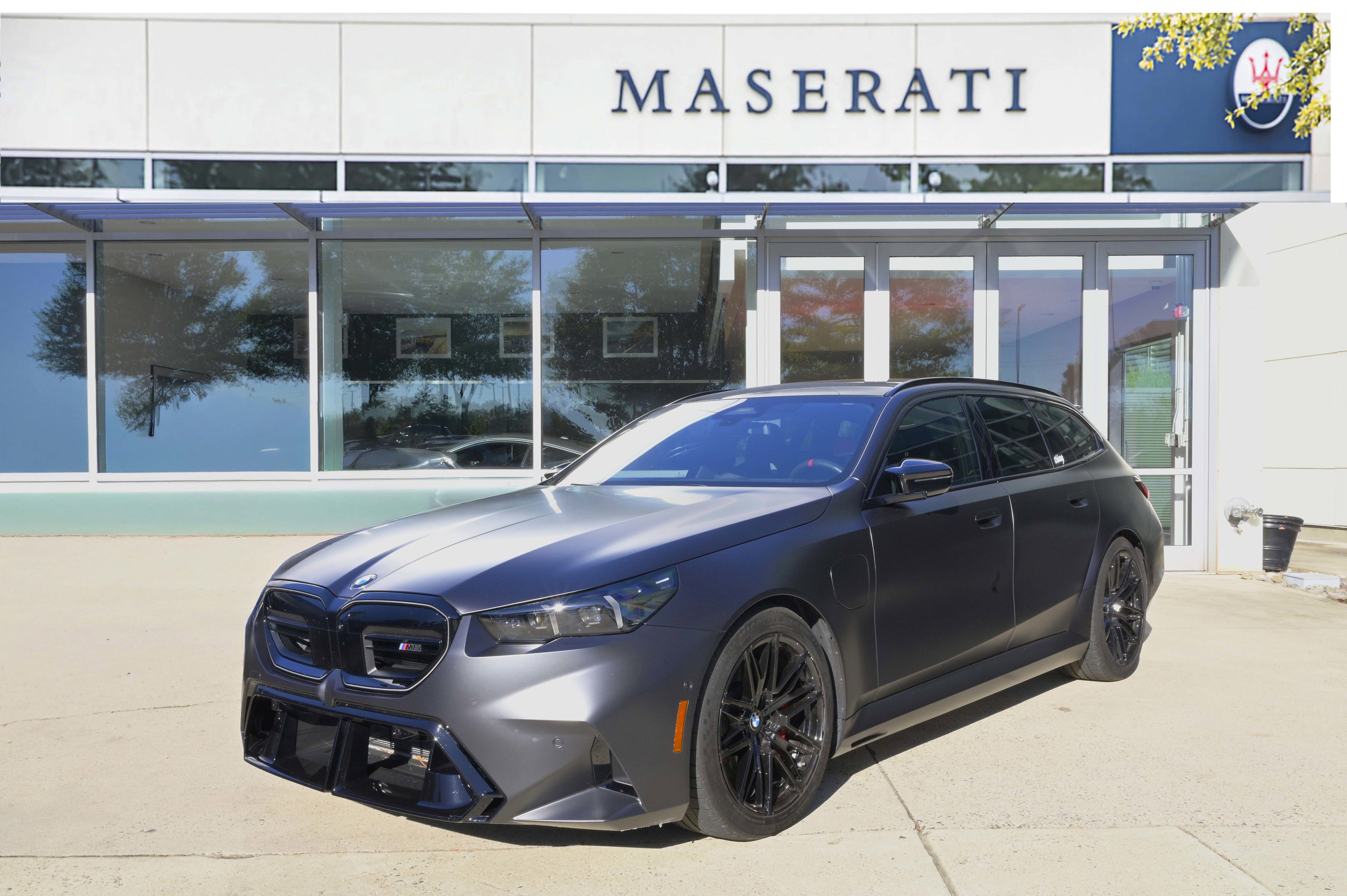 Used 2025 BMW M5 Touring w/ Executive Package image 1