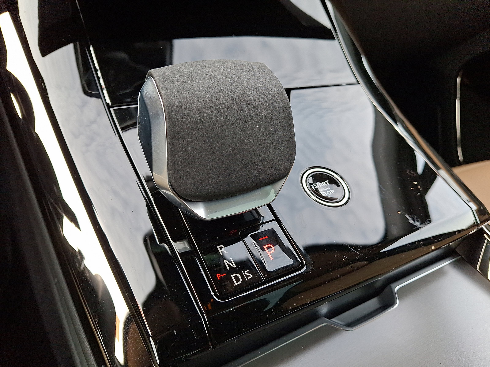 New 2026 Land Rover Range Rover Sport Dynamic SE image 11