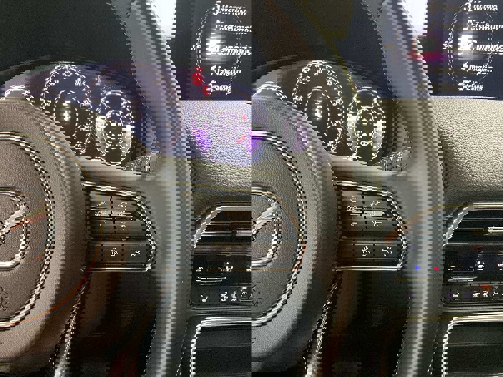 Used 2025 MAZDA CX-70 Plug-In Hybrid w/ Premium Pkg image 16