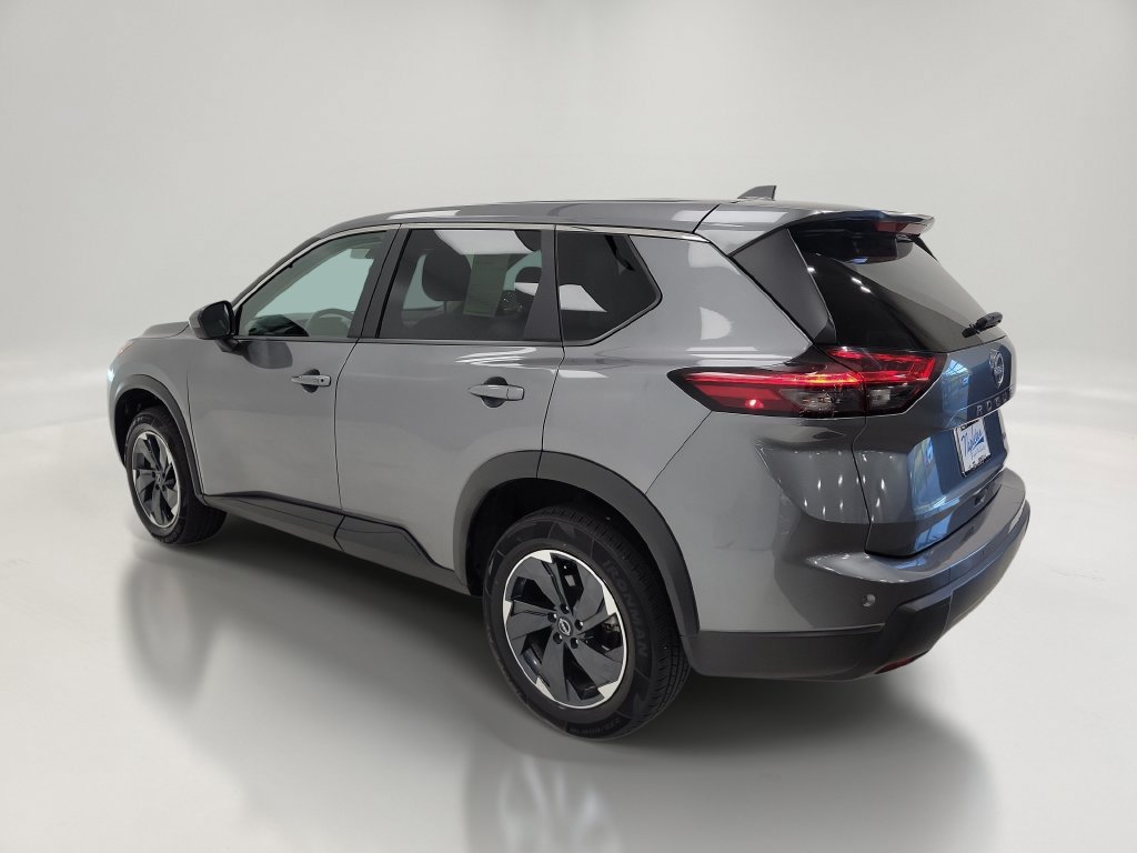 Used 2025 Nissan Rogue SV AWD/4WD image 6